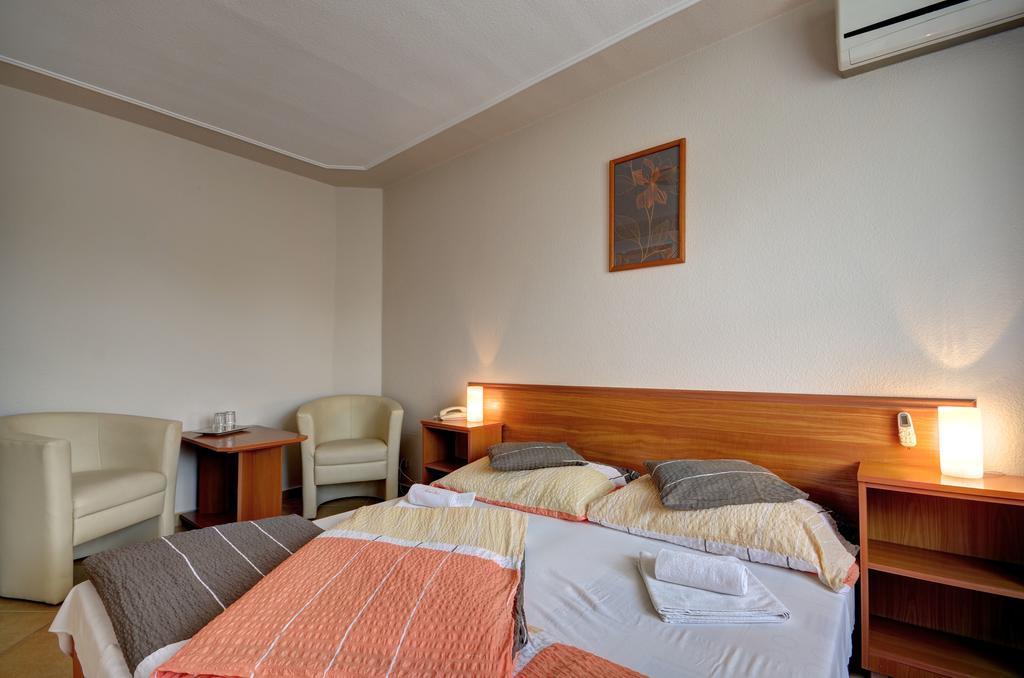 Roz Hotel
