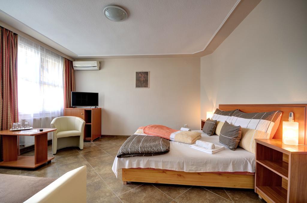 Roz Hotel 3*