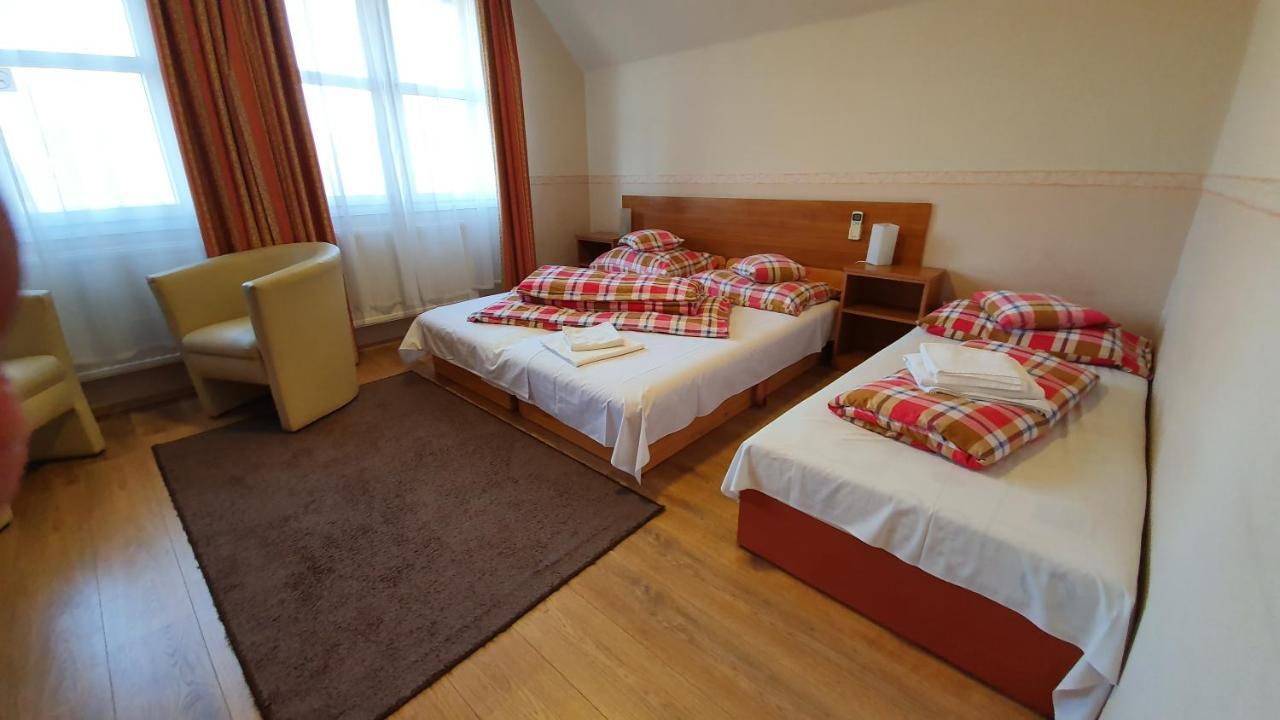 Hotel Roz 3*